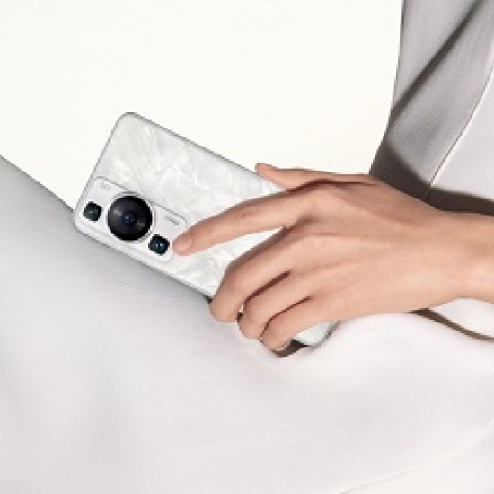 Жемчужный тренд на стыке моды и технологий: смартфон Huawei P60 Pro